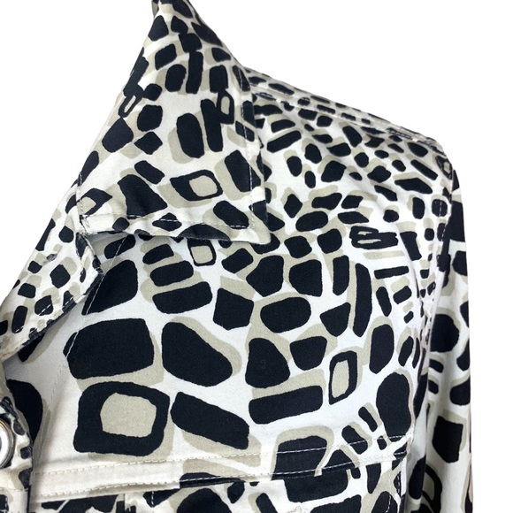 Chico's Shirt Jacket in Abstract Animal Print sz S / 4 Chico's Sz 0 - Picture 4 of 13